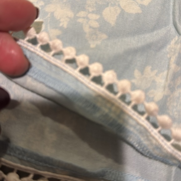 Lightweight Tank with Pompom Hem - Picture 9 of 10